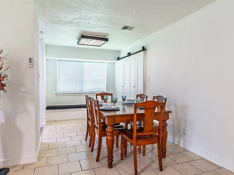 4855 Sulley Dr — Photo 9