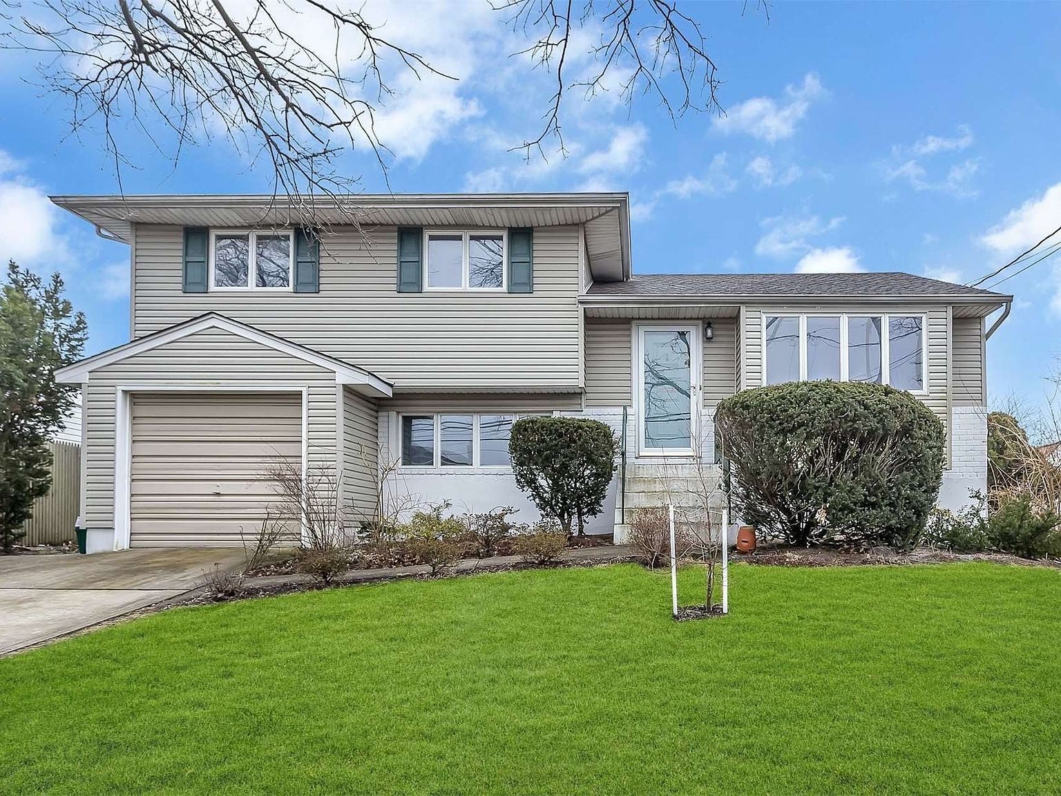 2476 Army, Bellmore, NY 11710 Zillow