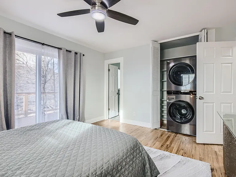 660 W 79th Pl — Photo 5