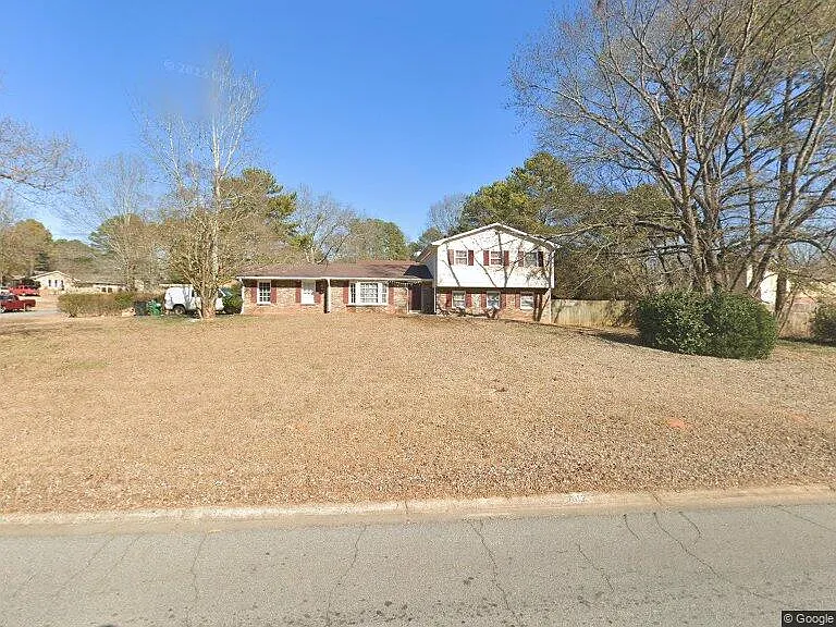 4 bed, 1769 sqft, $2,400 — Photo 1