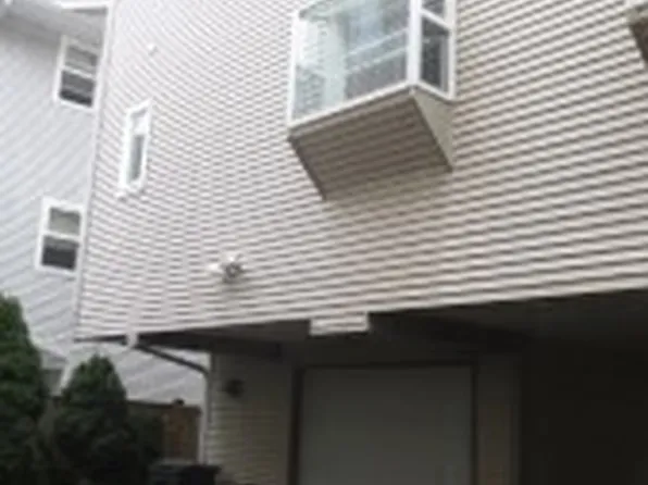 8821 Stone Ave N APT C, Seattle, WA 98103