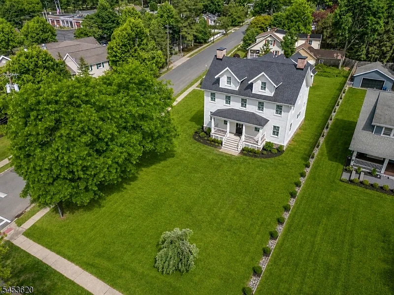 5 bed, 5.5 bath, $10,750 — Photo 3