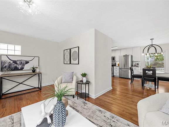 5th image of 9324 Crawford Ave