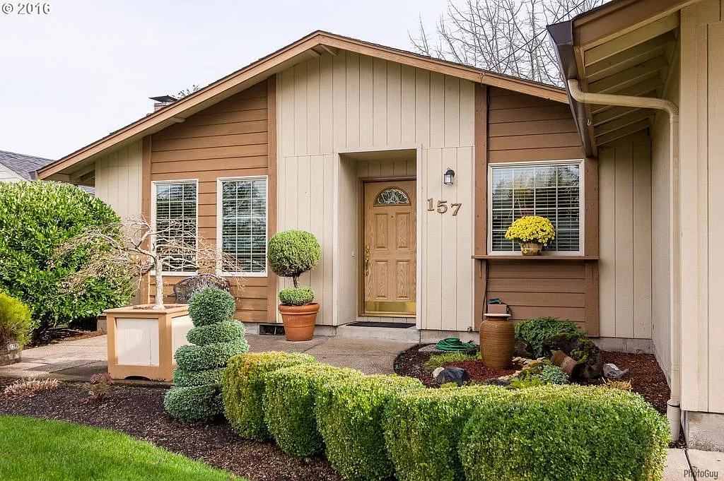 3 Bedroom House in Thurston Neighborhood — Photo 2