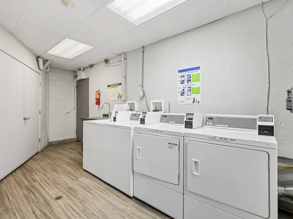 Villa Calamo, 1809 17th St SW, Calgary, AB T2T 4M3