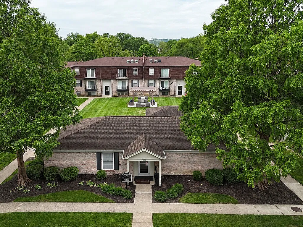 Huntley Ridge New Albany — Photo 1