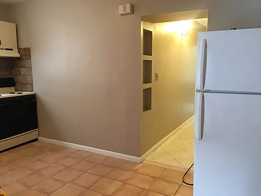 Rented by Amorelli Realty | media 20