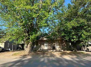 114 N Leach Ave, Watonga, OK 73772