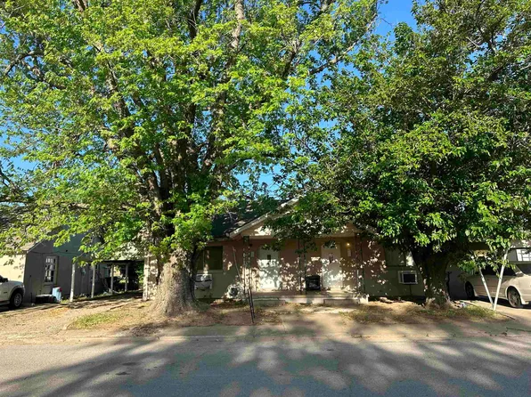 114 N Leach Ave, Watonga, OK 73772