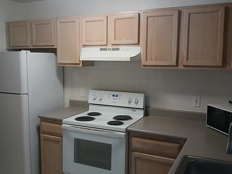 8801 Latrec Ave #105 — Photo 4