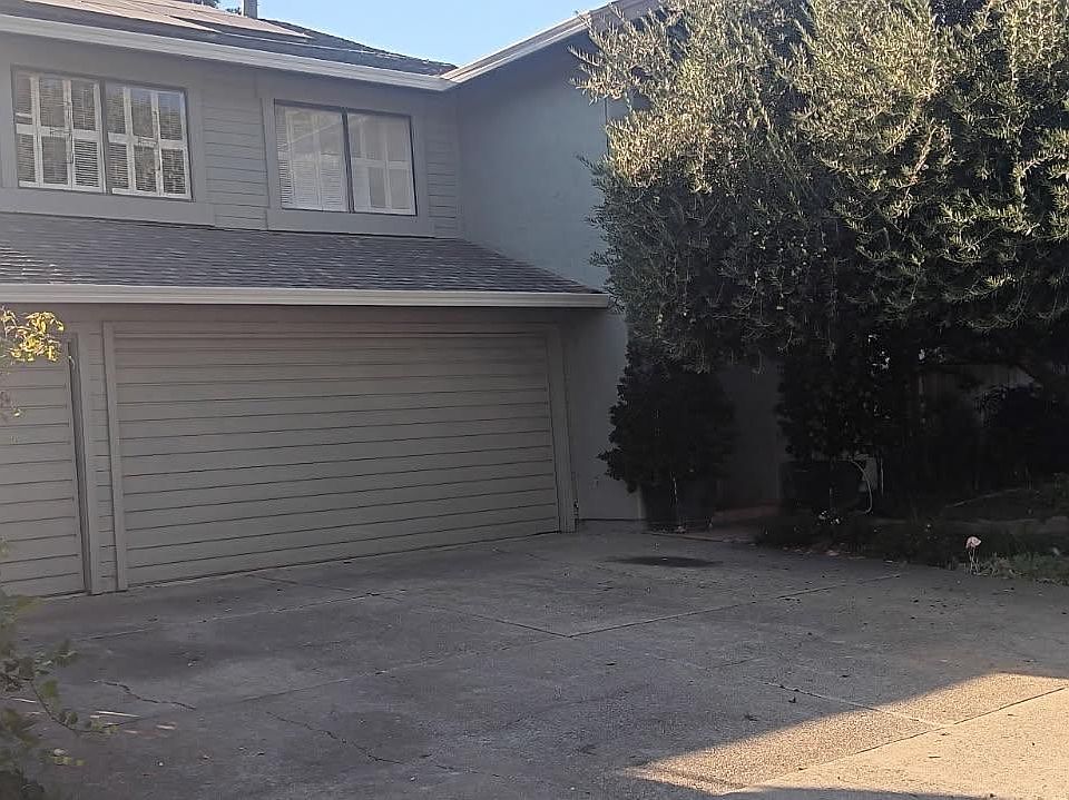 1st image of 9621 Knight Ln