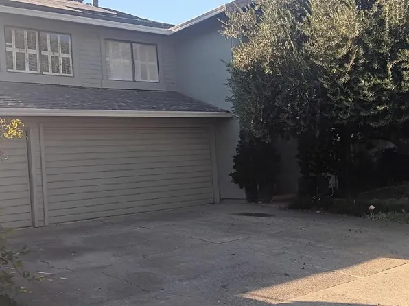 9621 Knight Ln, Stockton, CA 95209