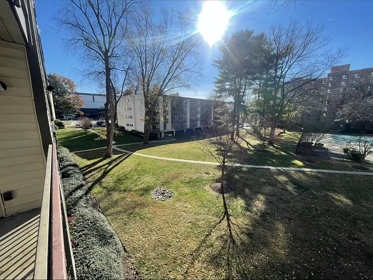 7420 Lakeview Dr #207 — Photo 9
