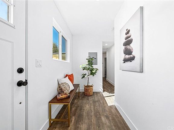 3rd image of 14138 Daubert St