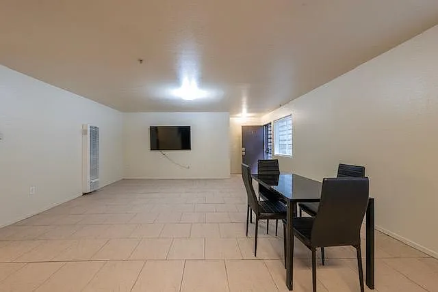 5231 Huntington Dr N #3 — Photo 6