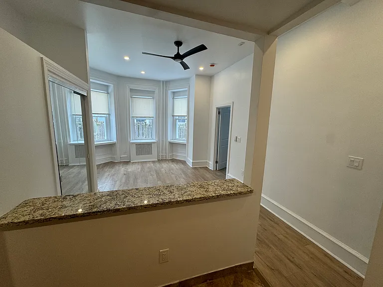 404 W Chelten Ave #1R — Photo 16