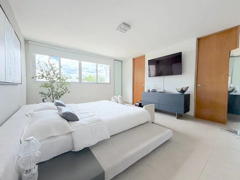 3 bed, 2.5 bath, 2300 sqft, $4,800 — Photo 4