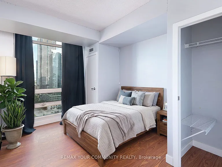 381 Front St W #2103 — Photo 19
