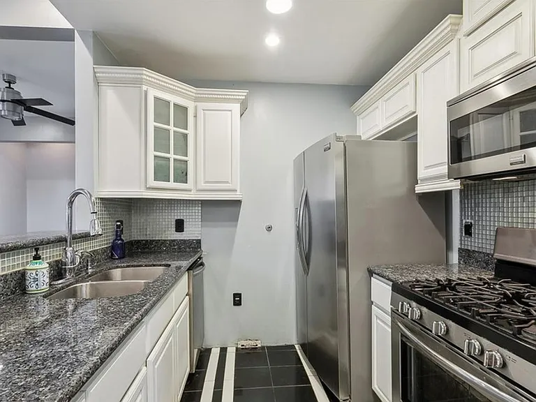 2212 S Salcedo St — Photo 11