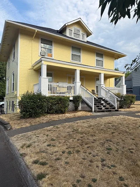 2 bed, $1,200 — Photo 2