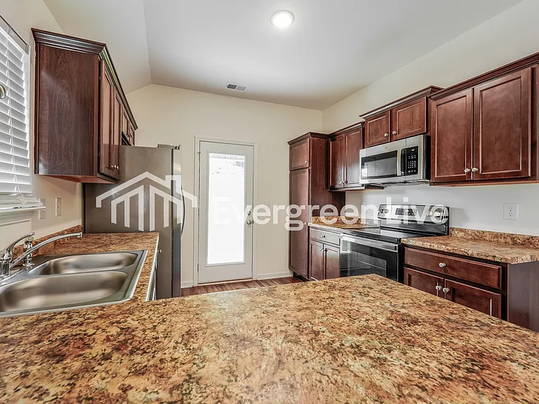 4837 Cove Ln — Photo 6