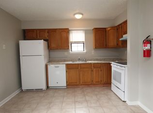 71 Brookshire Rd, Sicklerville, NJ 08081