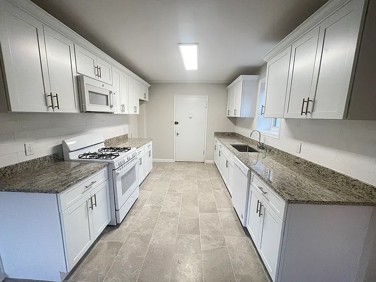 6010 Kennedy Blvd E #31 — Photo 2