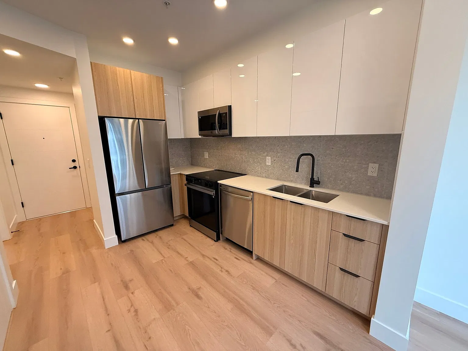 20769 Fraser Highway Langley — Photo 2