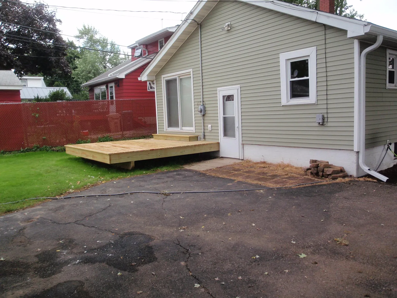 3 bed, 1126 sqft, $2,500 — Photo 3