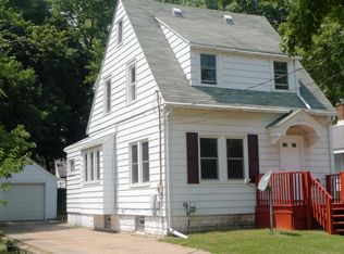 1511 Roseneath Ave, Lansing, MI 48915