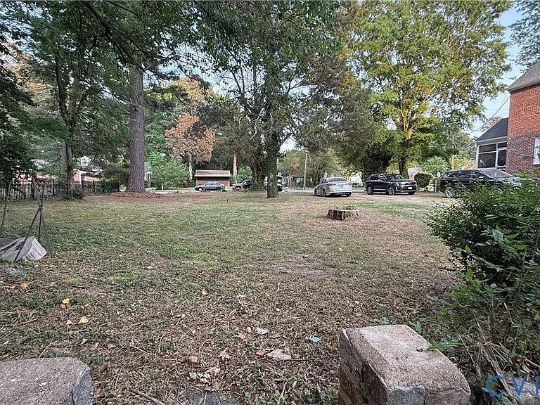 335 Claremont St — Photo 20