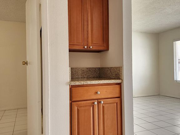 5th image of 13941 La Pat Pl APT 3