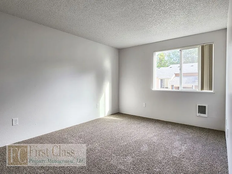 3648 SW Beaverton Hillsdale Hwy #9 — Photo 13