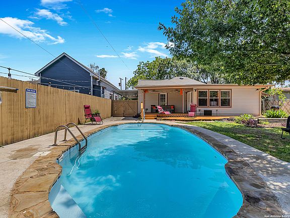 2nd image of 1743 Huisache Ave