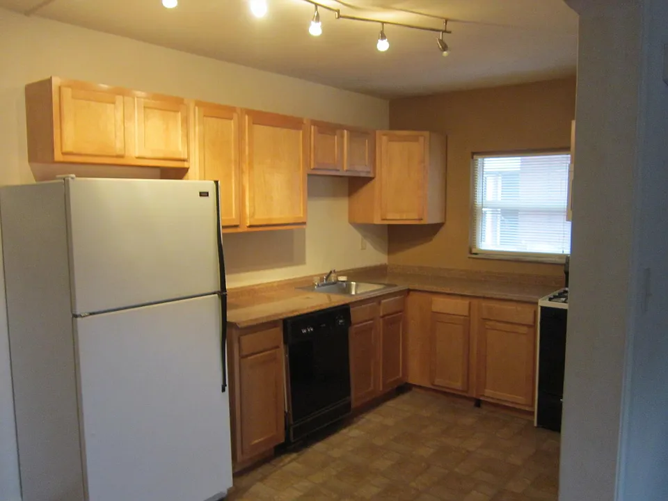 5708 Stanton Ave #4