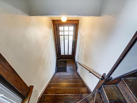 4th image of 2251 Washington Ave #2