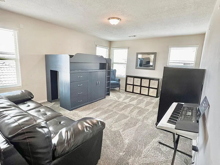 10919 Fort Point Ln NE — Photo 42