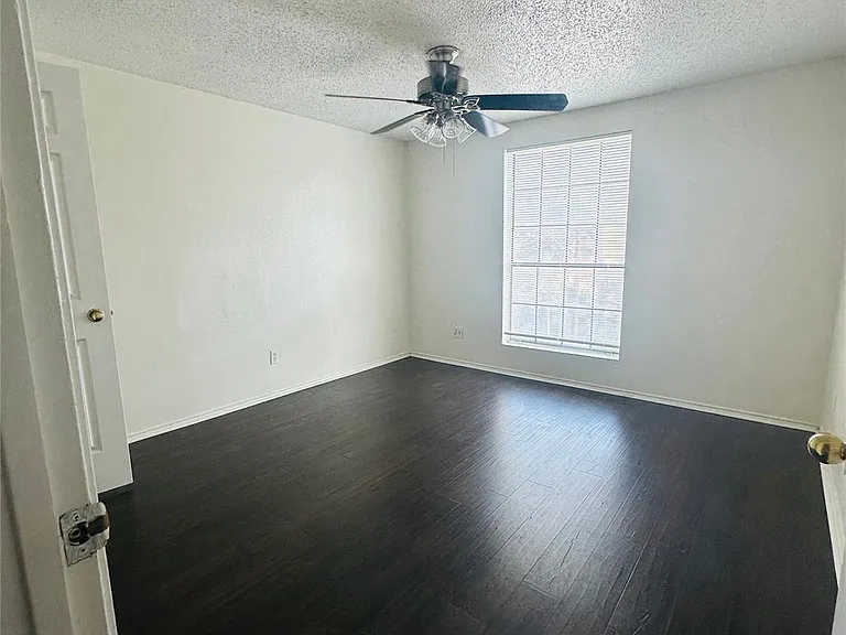 2401 Leon St #307 — Photo 13