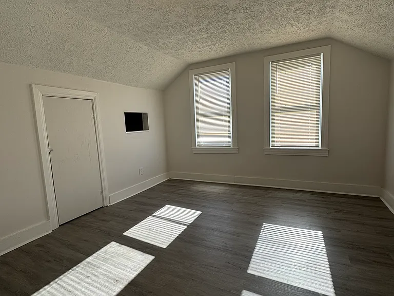 4003 W Muhammad Ali Blvd — Photo 11