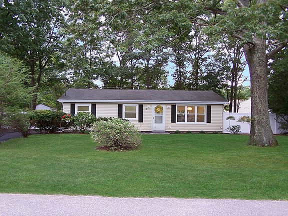 2nd image of 16 Beach Ln