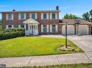 1210 E Powderhorn Rd, Mechanicsburg, PA 17050