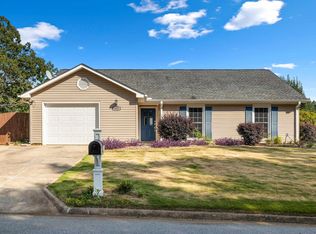 303 Latrobe Dr, Simpsonville, SC 29681