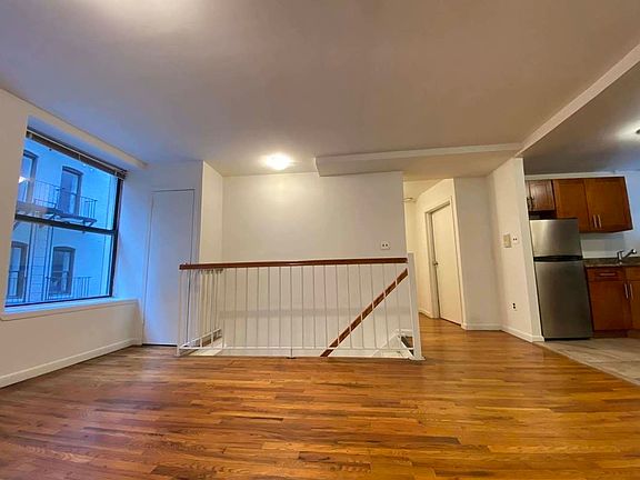 4th image of 310 W 95th St #2F2