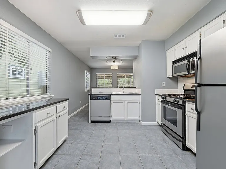 6300 Evangeline Trl — Photo 10