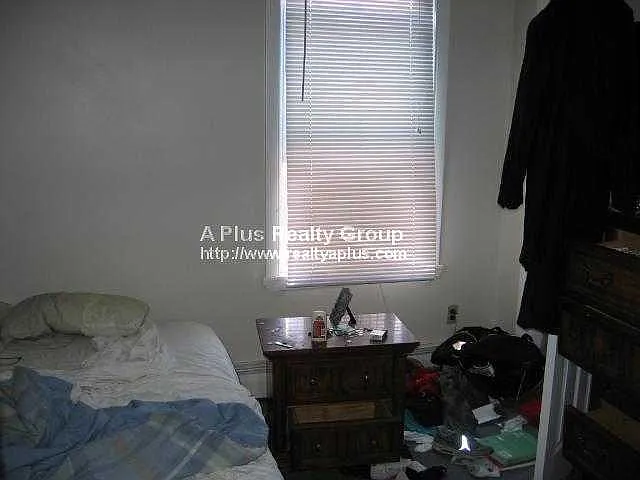 3 bed, $2,975 — Photo 2