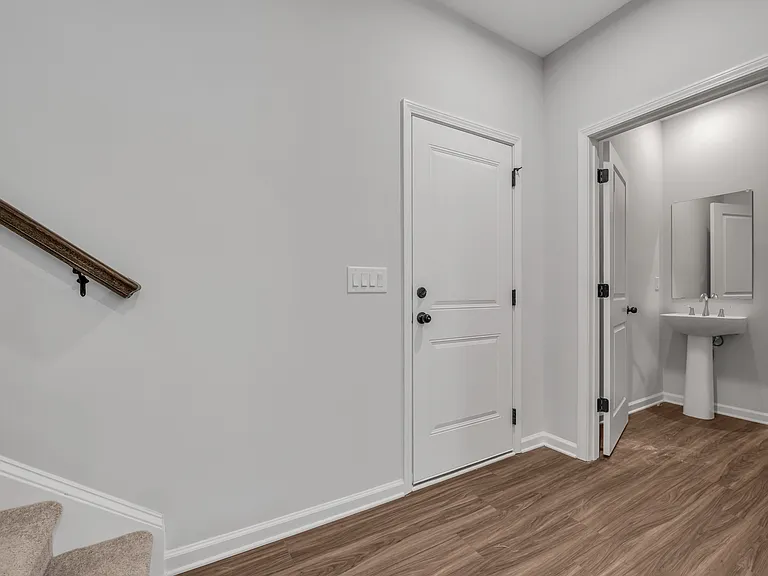 801 York Aly — Photo 14