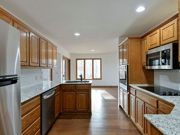 4th image of 1565 Cedar Dr