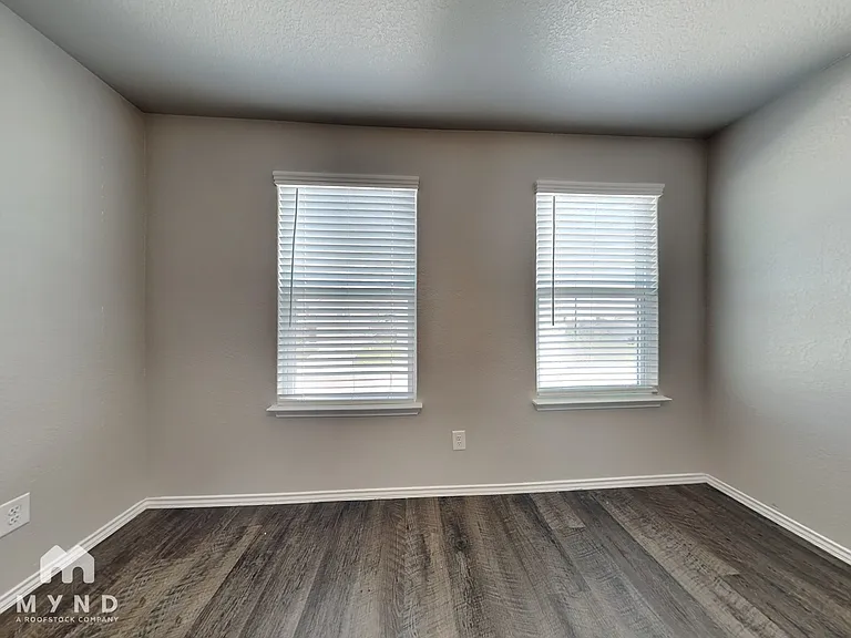 247 Stevens Smt — Photo 11