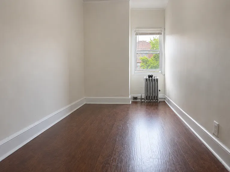 20-45 31st St #3 — Photo 7