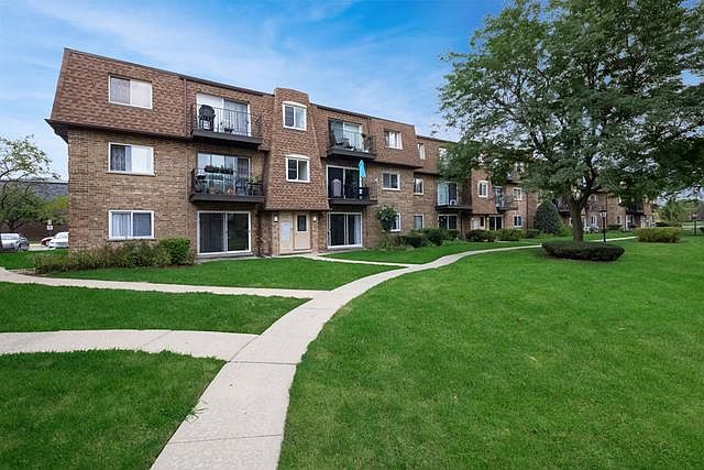 1st image of 9442 Bay Colony Dr APT 1W